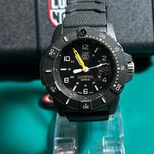 Luminox Swiss Navy Seal Magnifying Glass Dive Black Rubber Strap Watch 45mm